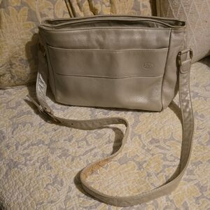 Elegant CreamLeather Shoulder Bag